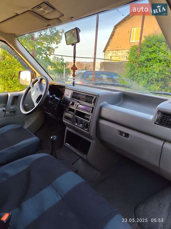 Другие грузовики Volkswagen Transporter 2001 в Херсоне