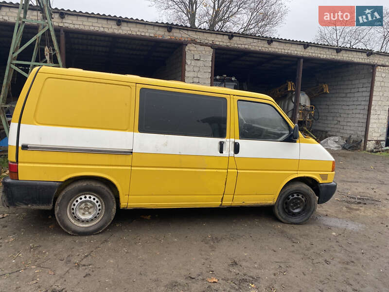 Вантажний фургон Volkswagen Transporter 2001 в Первомайську