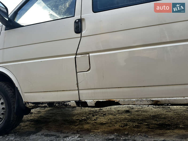 Вантажопасажирський фургон Volkswagen Transporter 1996 в Летичіві