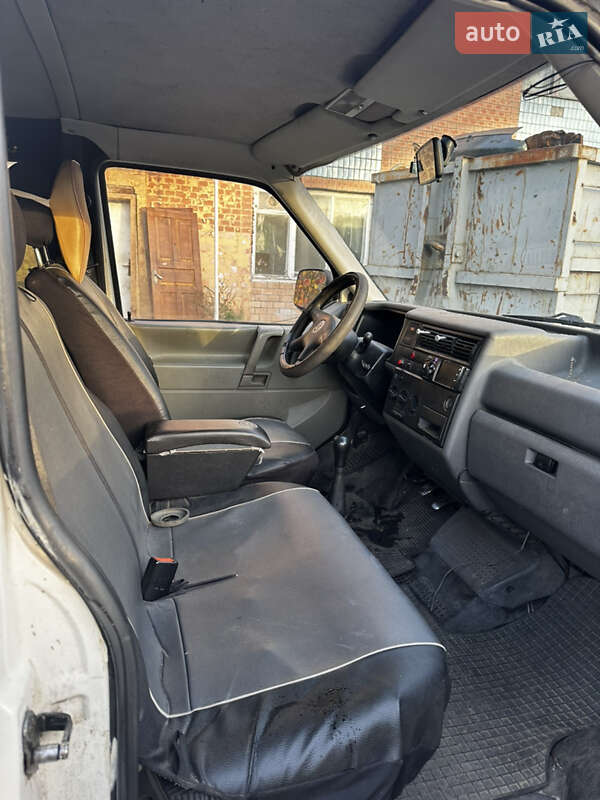 Вантажопасажирський фургон Volkswagen Transporter 1996 в Летичіві