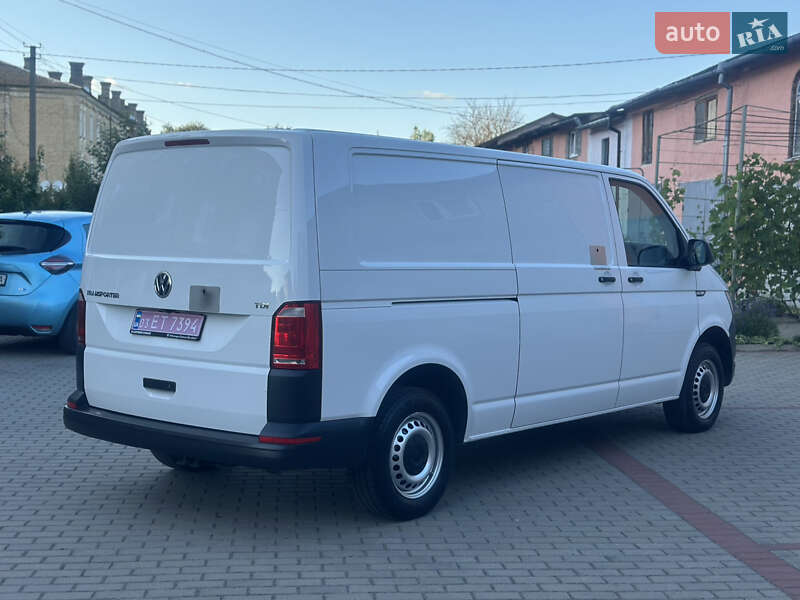 Грузовой фургон Volkswagen Transporter 2017 в Дубно