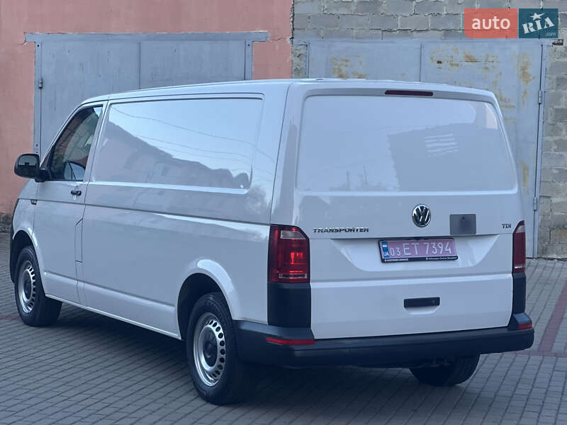 Грузовой фургон Volkswagen Transporter 2017 в Дубно