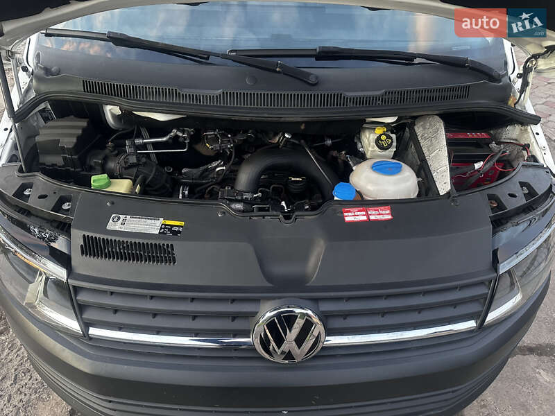 Вантажний фургон Volkswagen Transporter 2016 в Дубні