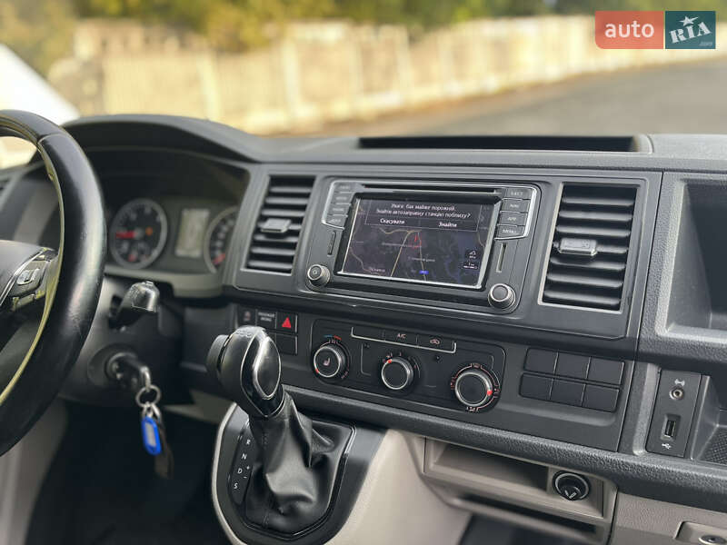 Вантажний фургон Volkswagen Transporter 2017 в Києві