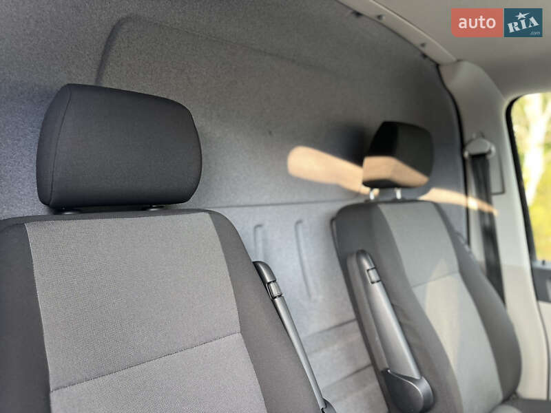 Вантажний фургон Volkswagen Transporter 2017 в Києві