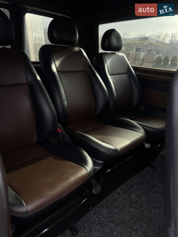 Мінівен Volkswagen Transporter 2010 в Хмельницькому