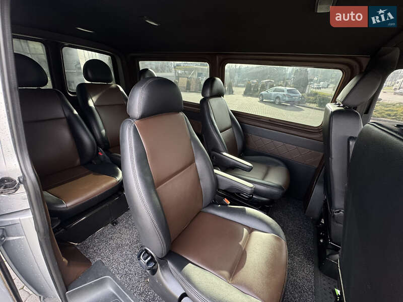 Мінівен Volkswagen Transporter 2010 в Хмельницькому