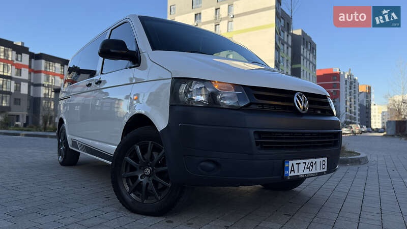 Минивэн Volkswagen Transporter 2009 в Ивано-Франковске
