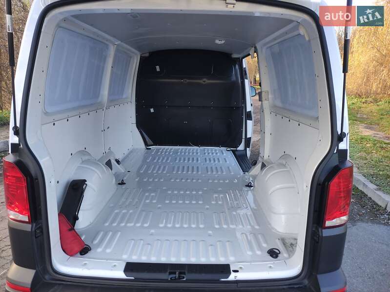 Мінівен Volkswagen Transporter 2021 в Дубні