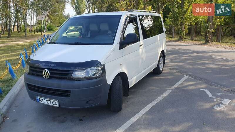 Мінівен Volkswagen Transporter 2010 в Ладижині