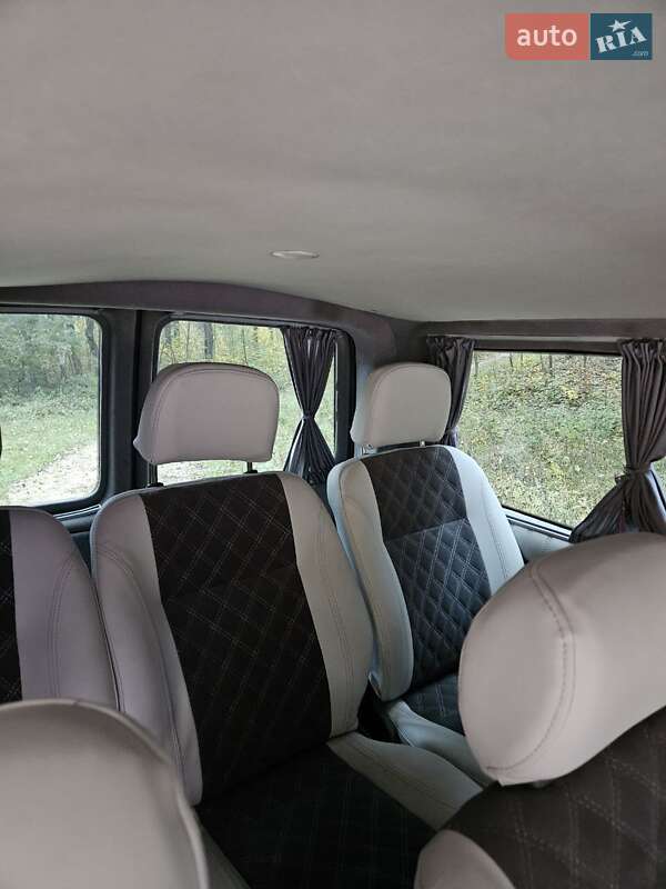 Мінівен Volkswagen Transporter 2010 в Ладижині