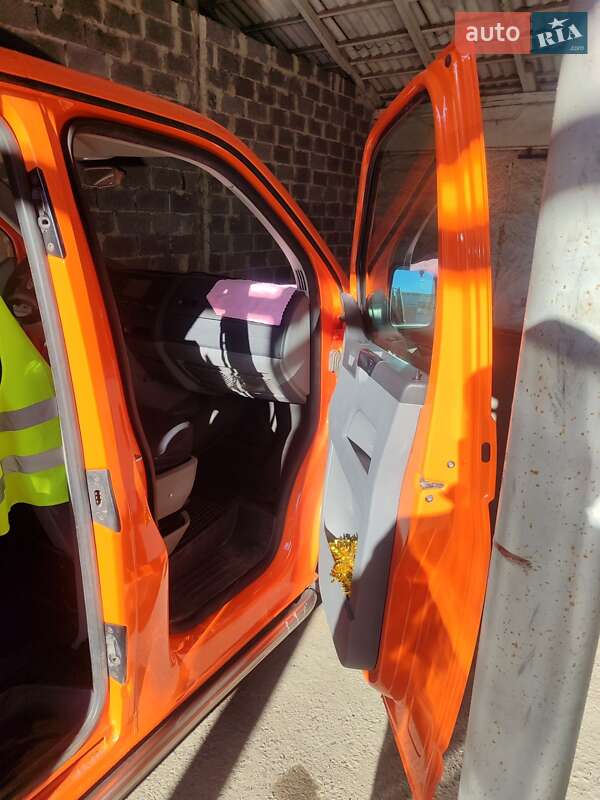 Минивэн Volkswagen Transporter 2006 в Ивано-Франковске