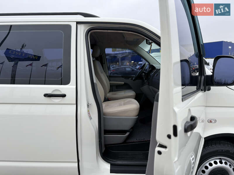 Минивэн Volkswagen Transporter 2008 в Виннице