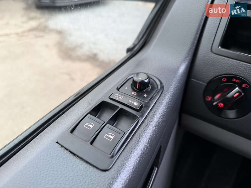 Минивэн Volkswagen Transporter 2005 в Ровно фото 34 Минивэн Volkswagen Transporter 2005 в Ровно
