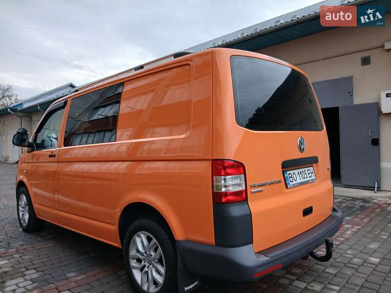Мінівен Volkswagen Transporter 2012 в Чорткові