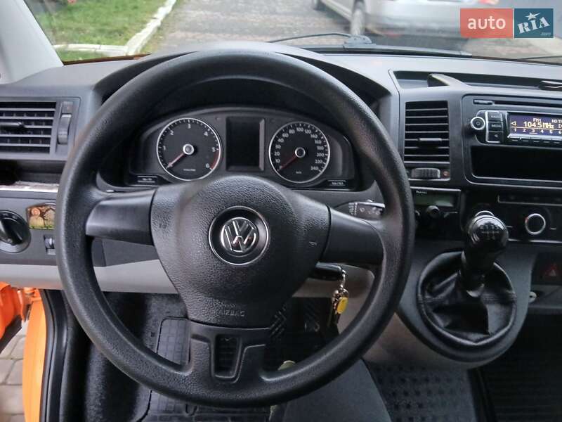 Мінівен Volkswagen Transporter 2012 в Чорткові