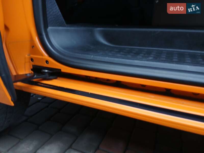 Мінівен Volkswagen Transporter 2012 в Чорткові