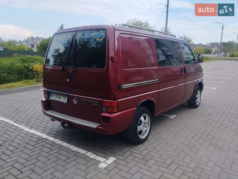 Мінівен Volkswagen Transporter 2001 в Дубні