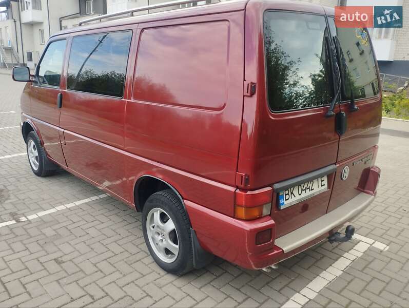 Мінівен Volkswagen Transporter 2001 в Дубні