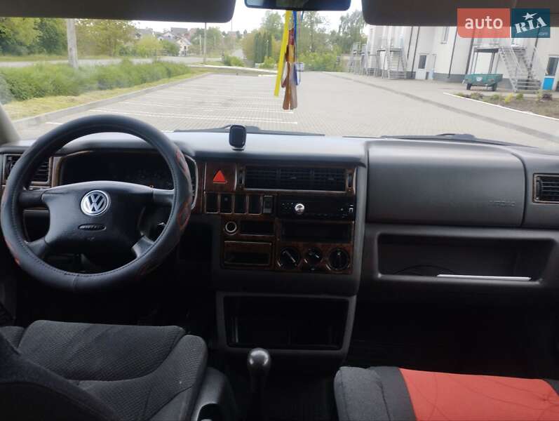 Мінівен Volkswagen Transporter 2001 в Дубні