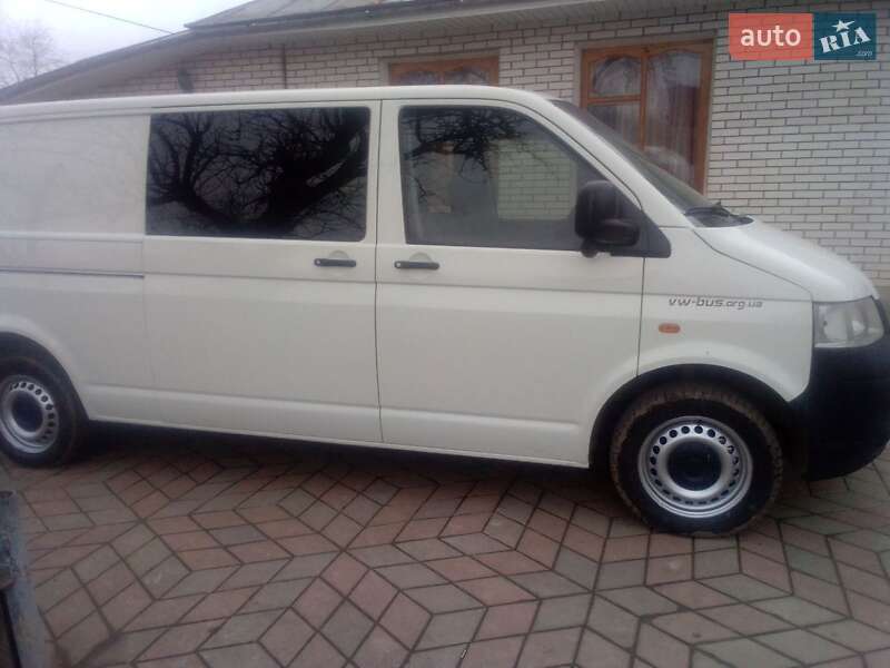 Грузопассажирский фургон Volkswagen Transporter 2006 в Баре