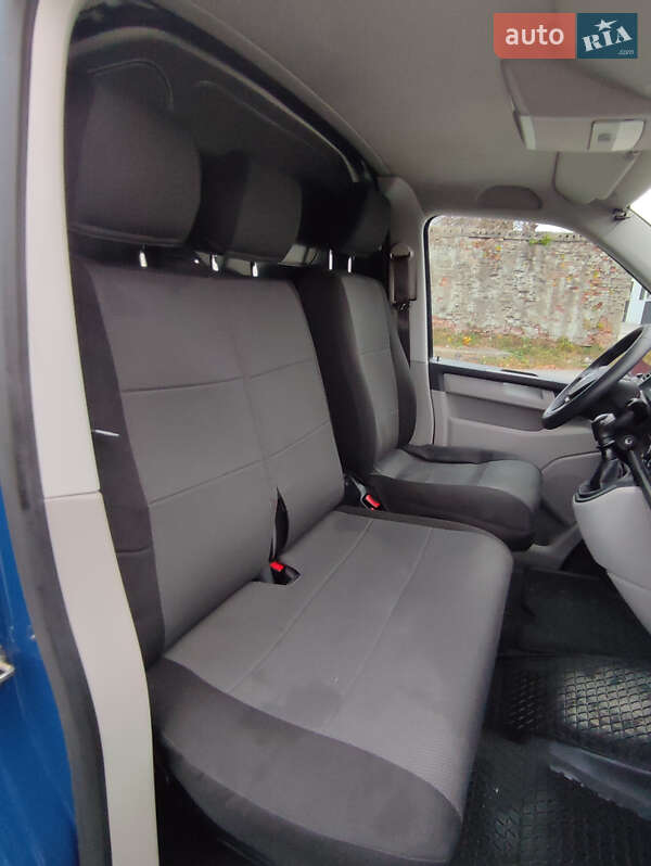 Вантажний фургон Volkswagen Transporter 2018 в Дубні