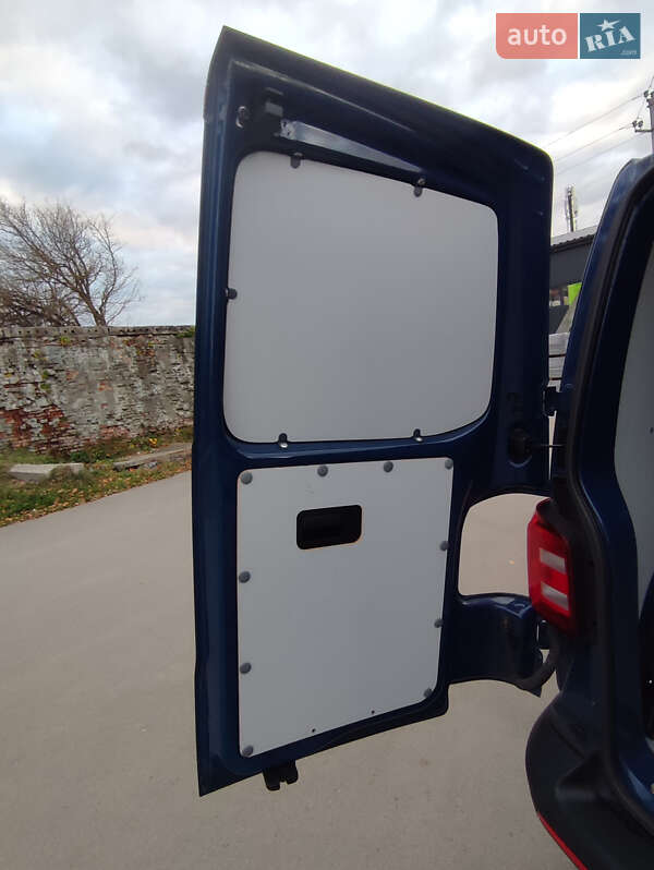 Вантажний фургон Volkswagen Transporter 2018 в Дубні