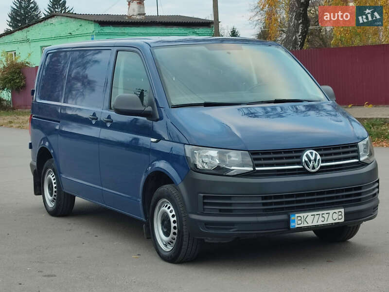 Вантажний фургон Volkswagen Transporter 2018 в Дубні