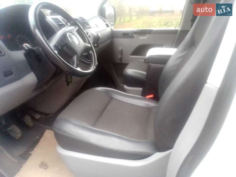 Вантажопасажирський фургон Volkswagen Transporter 2006 в Бару