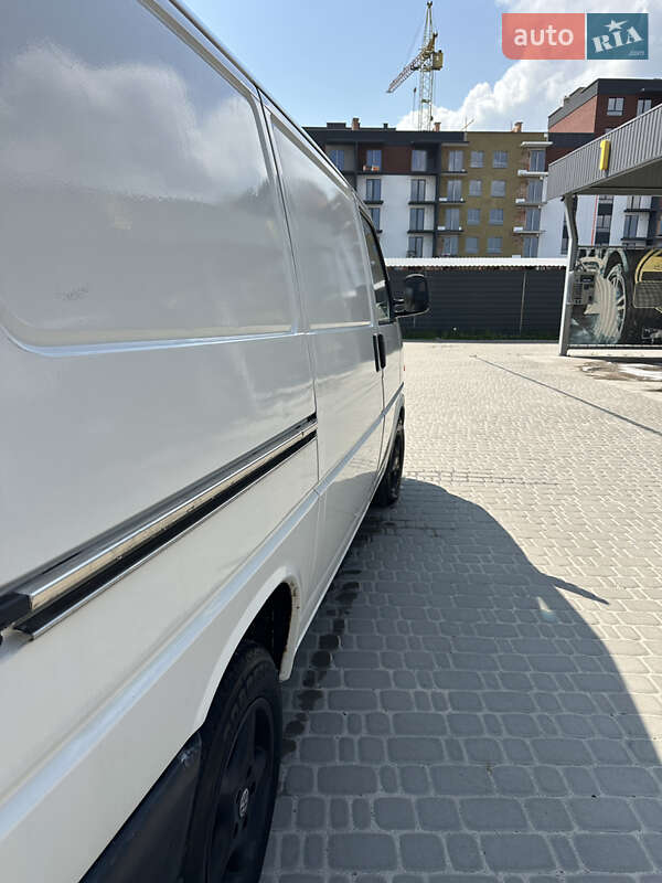 Вантажний фургон Volkswagen Transporter 1999 в Ірпені