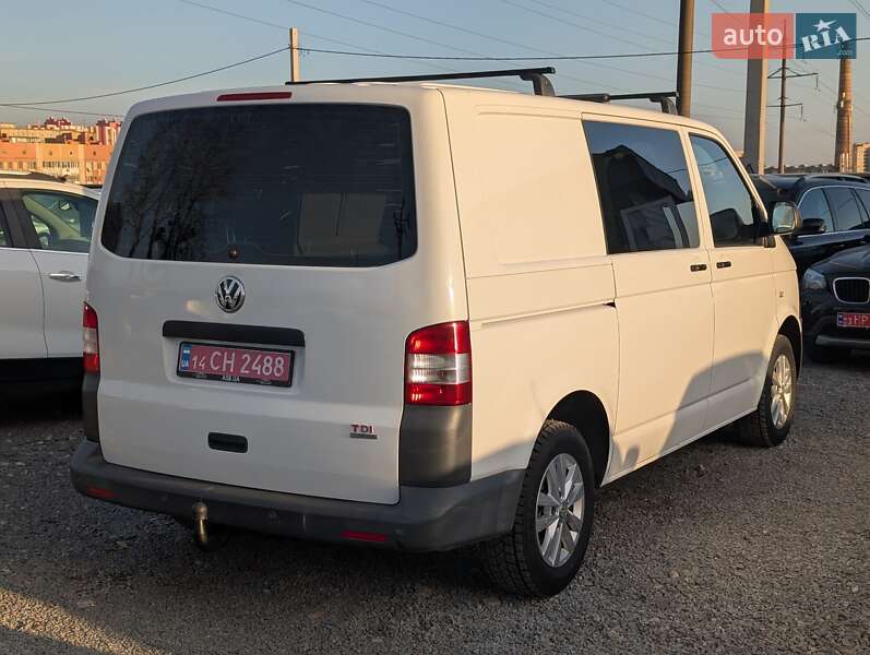 Грузовой фургон Volkswagen Transporter 2012 в Ровно