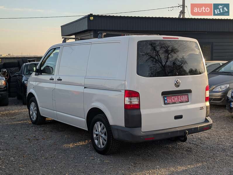 Грузовой фургон Volkswagen Transporter 2012 в Ровно