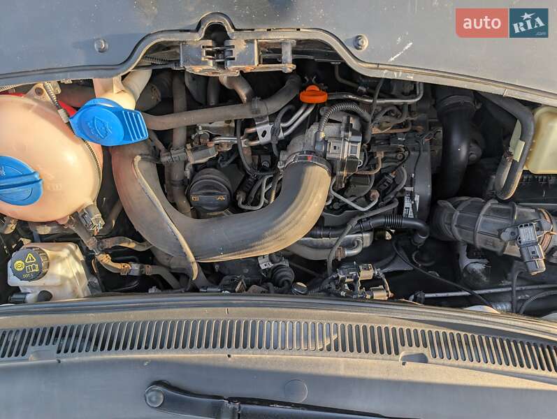 Грузовой фургон Volkswagen Transporter 2012 в Ровно
