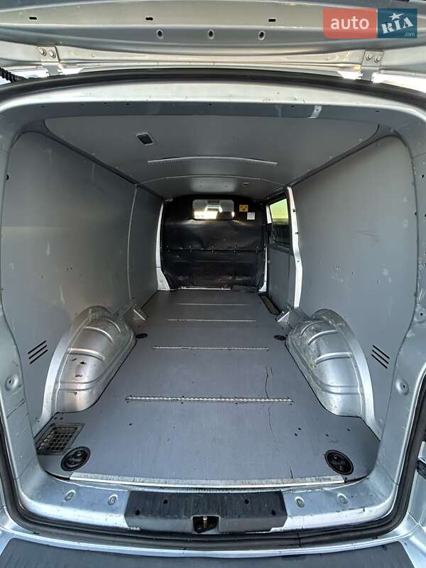 Микроавтобус грузовой (до 3,5т) Volkswagen Transporter 2012 в Иршаве