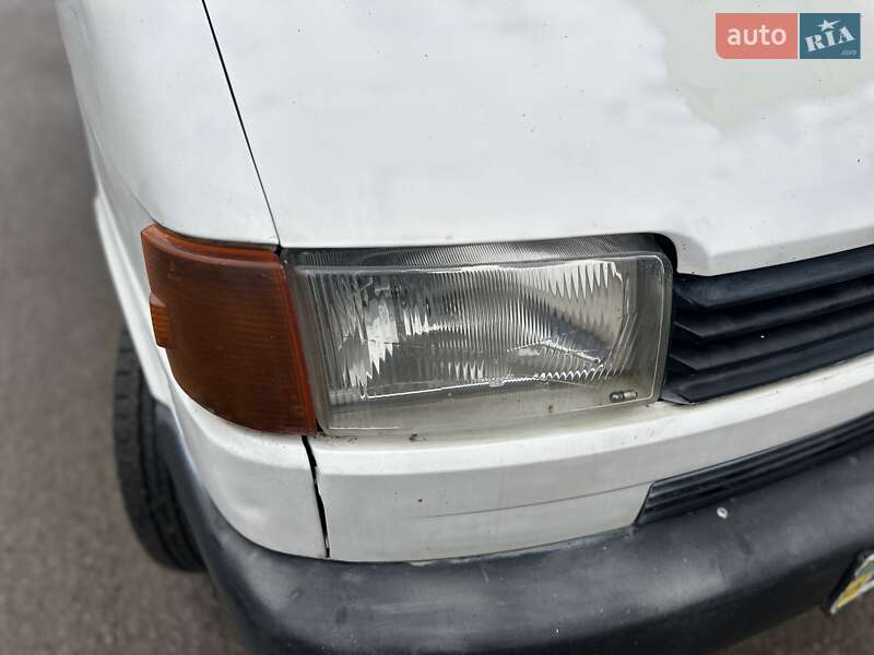 Вантажний фургон Volkswagen Transporter 2000 в Тернополі