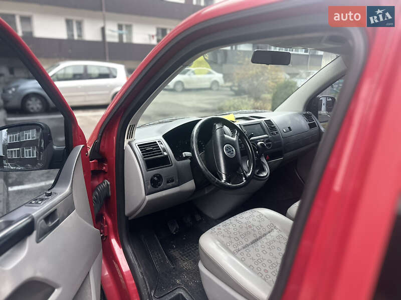 Вантажний фургон Volkswagen Transporter 2006 в Харкові