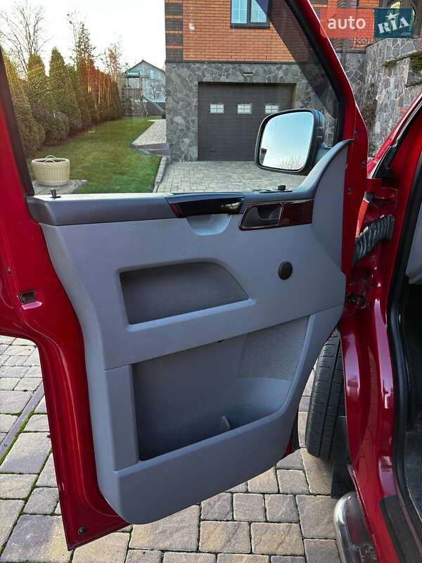 Минивэн Volkswagen Transporter 2004 в Тараще