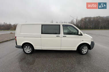 Вантажний фургон Volkswagen Transporter 2006 в Львові