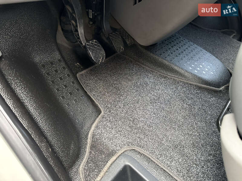 Минивэн Volkswagen Transporter 2004 в Полтаве
