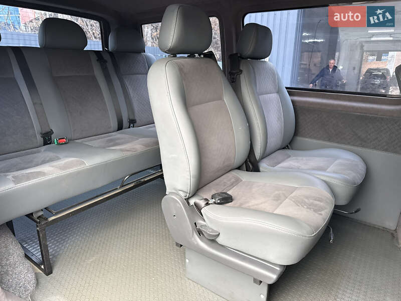 Минивэн Volkswagen Transporter 2004 в Полтаве