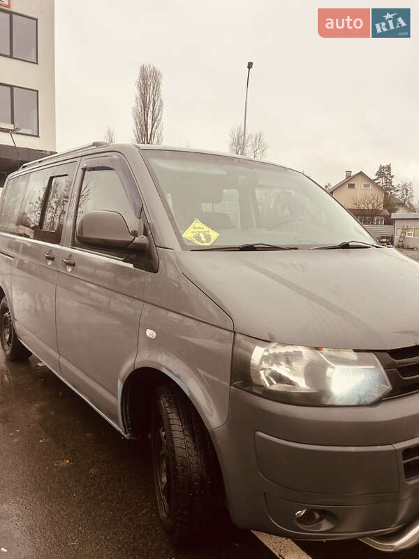 Минивэн Volkswagen Transporter 2010 в Клавдиевом-Тарасове