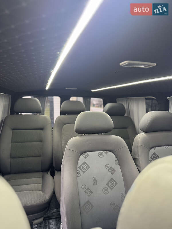 Минивэн Volkswagen Transporter 2006 в Вишневце