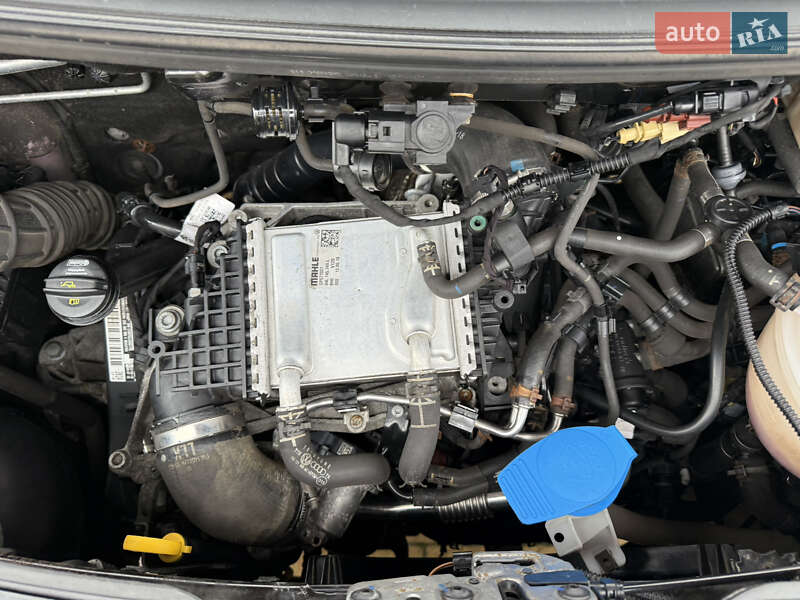 Вантажний фургон Volkswagen Transporter 2018 в Чернівцях