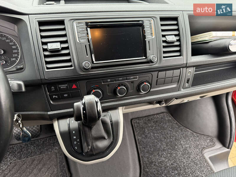 Вантажний фургон Volkswagen Transporter 2018 в Чернівцях