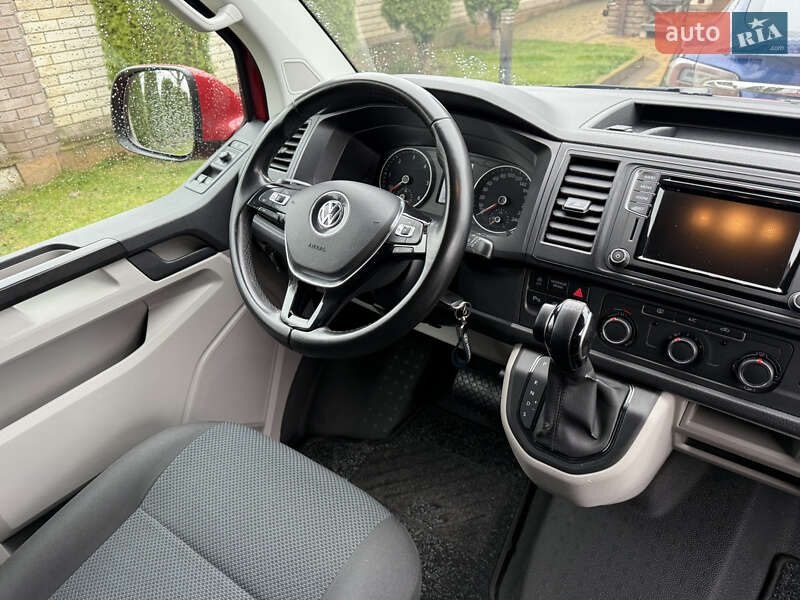 Вантажний фургон Volkswagen Transporter 2018 в Чернівцях
