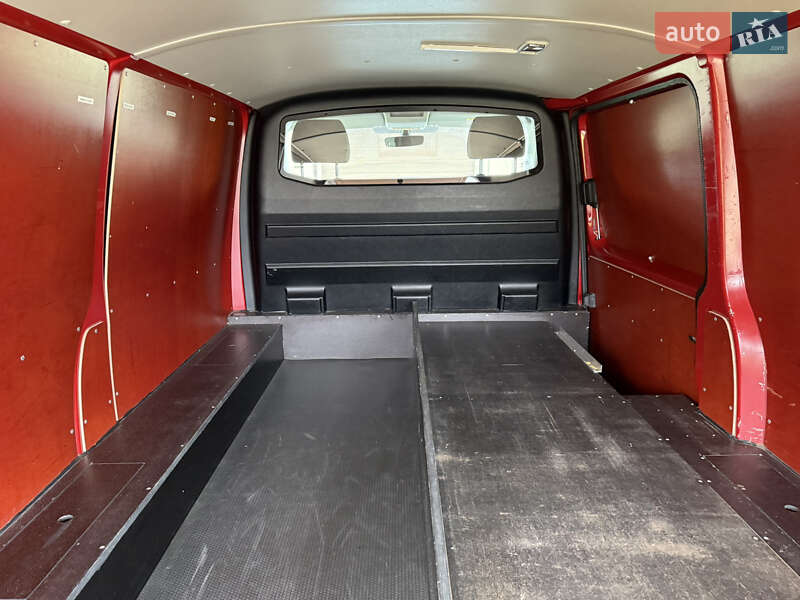 Вантажний фургон Volkswagen Transporter 2018 в Чернівцях