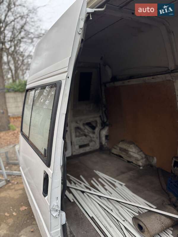 Грузовой фургон Volkswagen Transporter 2001 в Буче