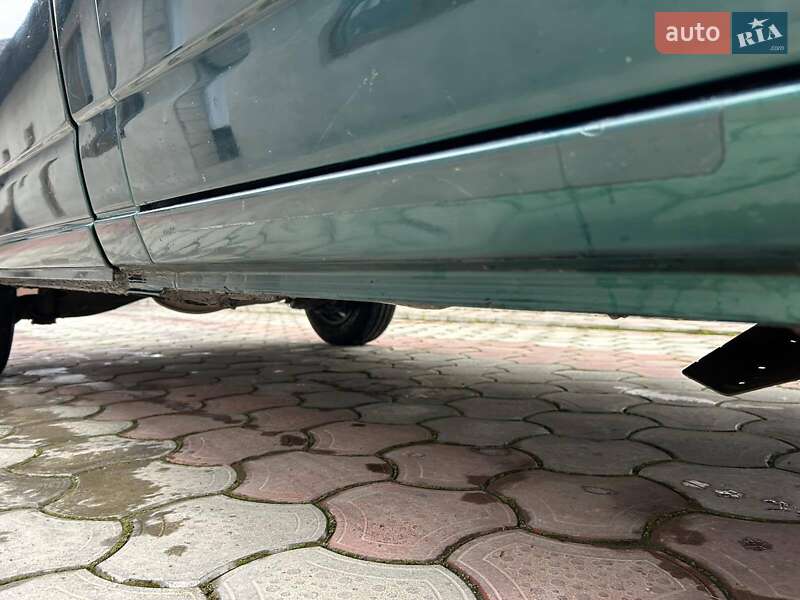 Грузовой фургон Volkswagen Transporter 2002 в Надворной