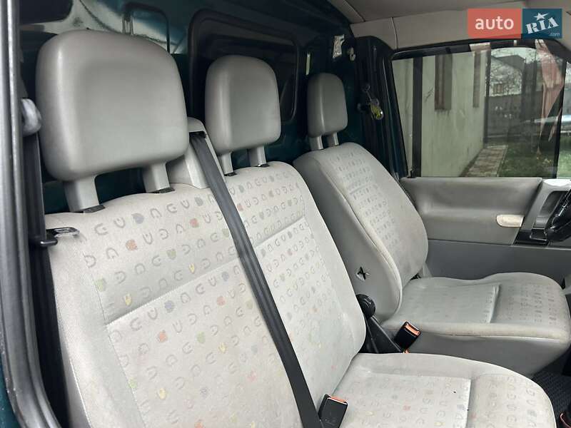 Грузовой фургон Volkswagen Transporter 2002 в Надворной