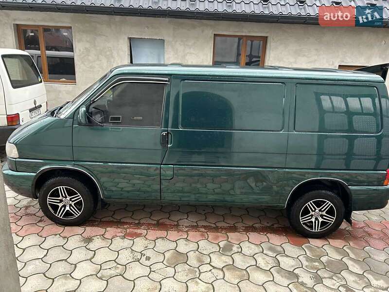 Грузовой фургон Volkswagen Transporter 2002 в Надворной